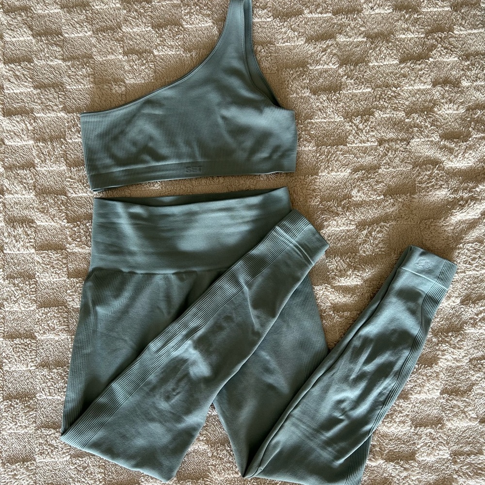 Set Active ribbed set